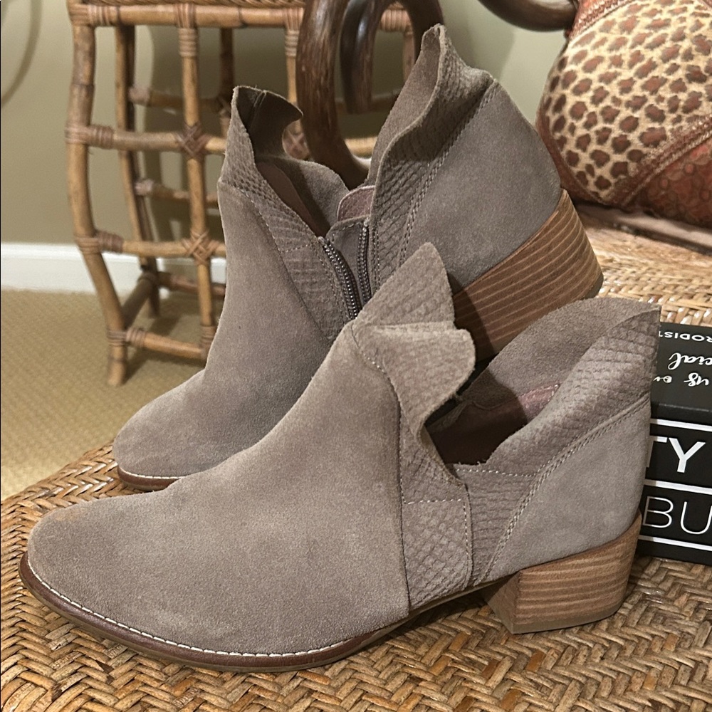 Seychelles Taupe Ankle Booties